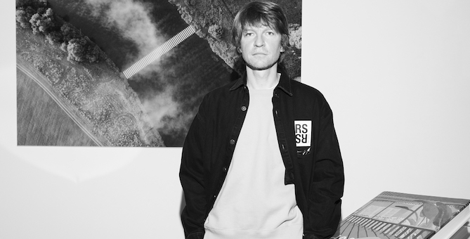 В Lobby открылась выставка Present Simple