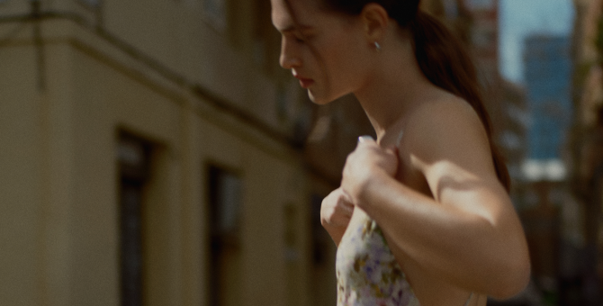 Mango выпустил капсулу, посвященную цвету