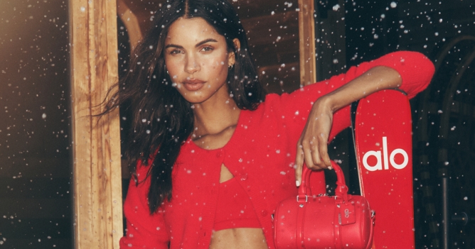 Alo выпустил новые мини-сумки