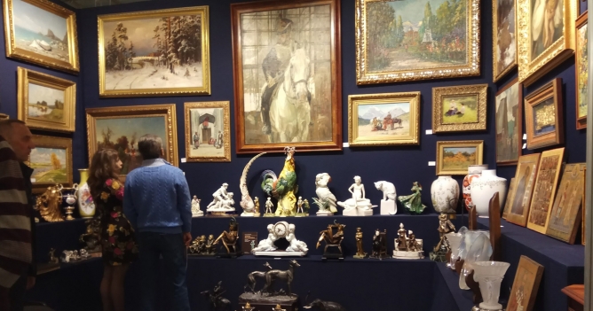 В Гостином дворе открылся 51-й Российский антикварный салон