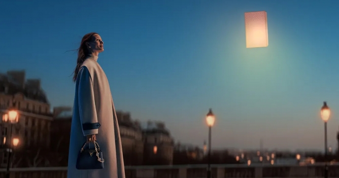 Louis Vuitton показал новый праздничный кампейн