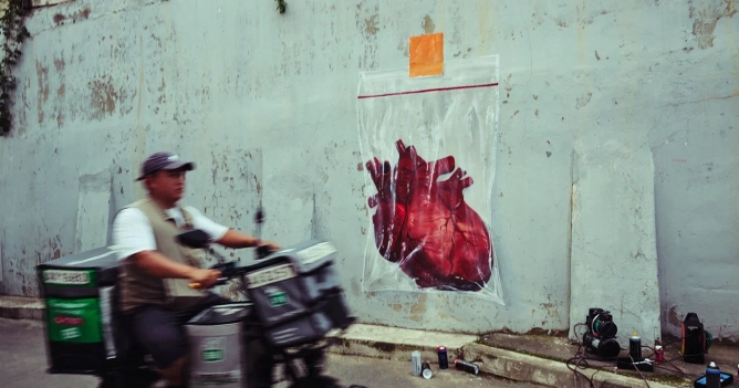 «Иви» представил арт-проект к выходу триллера «Хирург»