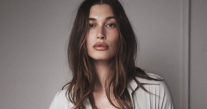 Хейли Бибер запустила косметическую линию Rhode в Sephora