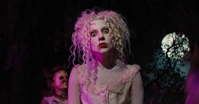 Леди Гага выпустила клип для сингла к «Уэнздей»