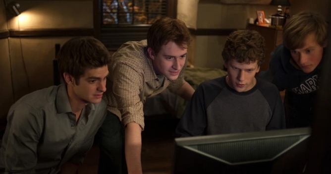 Известна дата релиза «Социальной сети — 2» с Майки Мэдисон и Джереми Алленом Уайтом