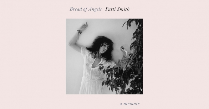 Певица Патти Смит выпустила мемуары «Хлеб ангелов»