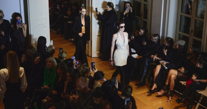 Модный дом YULIAWAVE провел показ в Москве