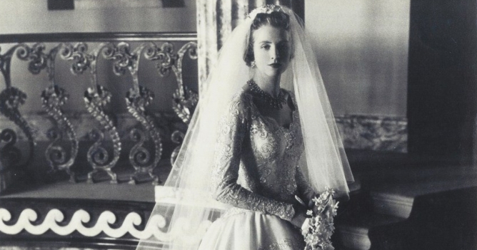 Украшения леди Гленконнер распродали на аукционе Bonhams