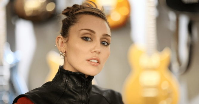 Майли Сайрус рассказала, как ее сингл стал саундтреком к «Аватару»