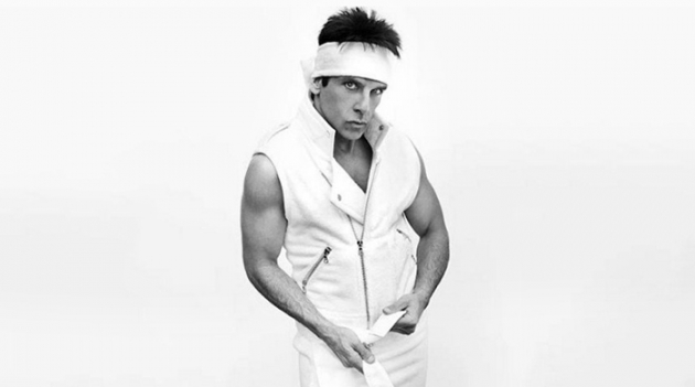 В белом пальто: Дерек Зуландер в фотопроекте Марио Тестино