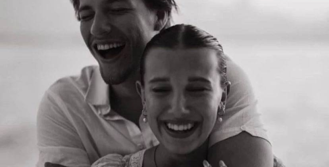 Милли Бобби Браун из «Очень странных дел» объявила о помолвке