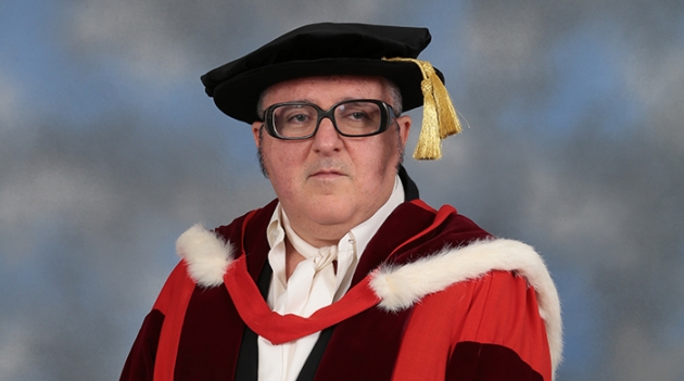 Альбер Эльбаз получил докторскую степень Royal College оf Art