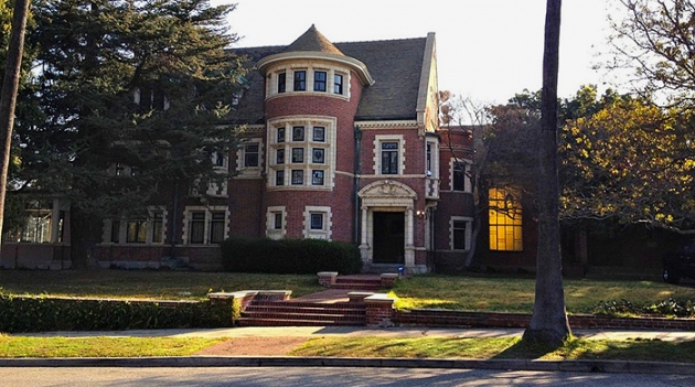 Дом-убийца из \"Американской истории ужасов\" сдается в аренду