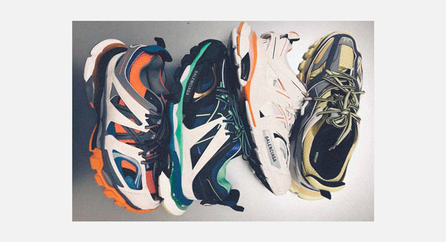 У новых кроссовок Balenciaga есть порт USB и LED-подсветка