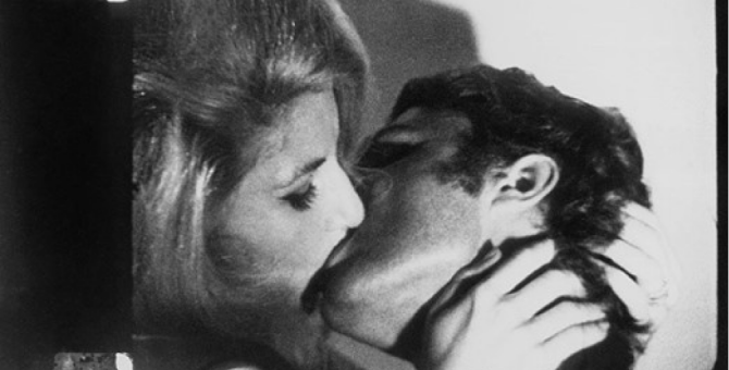 «Поцелуй» Энди Уорхола теперь можно посмотреть онлайн
