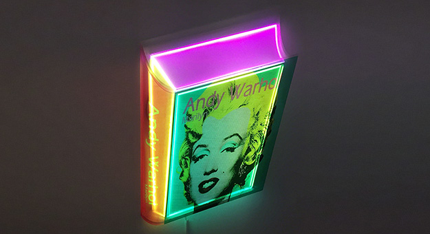 Нейросеть научили по обложке книги определять ее жанр