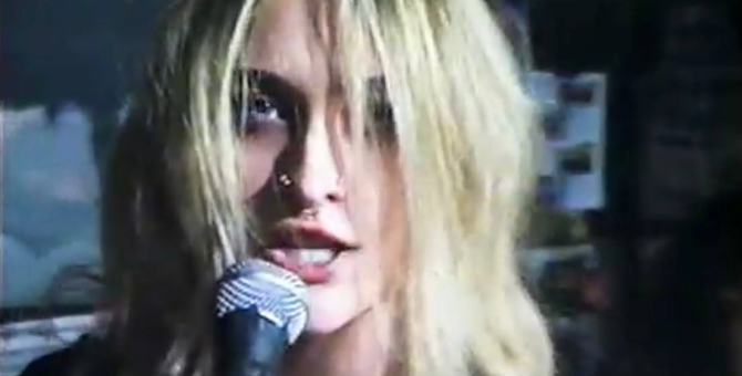 Пэрис Джексон выпустила песню «Lighthouse», вдохновленную музыкой 90-х