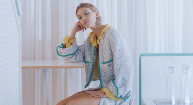 Аризона Мьюз снялась в рекламном ролике Chanel