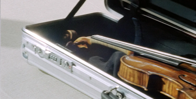 Rimowa выпустил футляр для скрипки