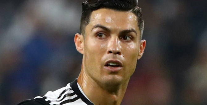 «Уже летит в Турин»: Криштиану Роналду вновь нарушил карантин