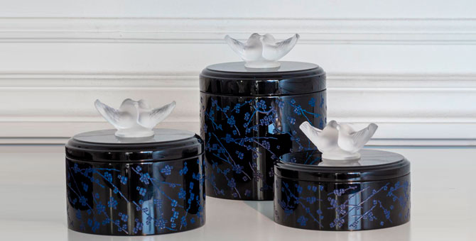 Хрусталь и цветущая вишня: Lalique выпустил новую коллекцию предметов для дома