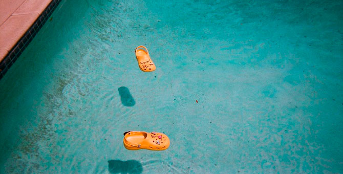 Джастин Бибер показал тизер коллаборации с Crocs