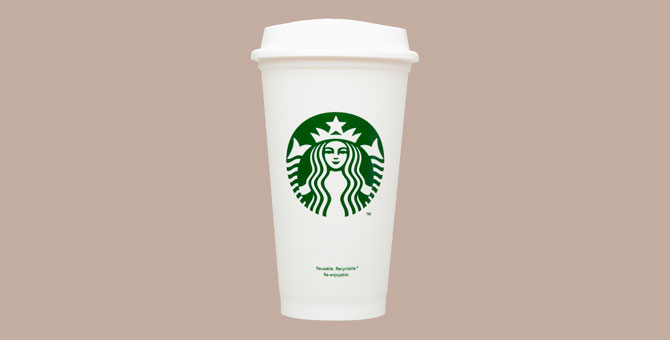 Starbucks выплатит клиентке 12 тысяч евро за «раскосые глаза» на чашке