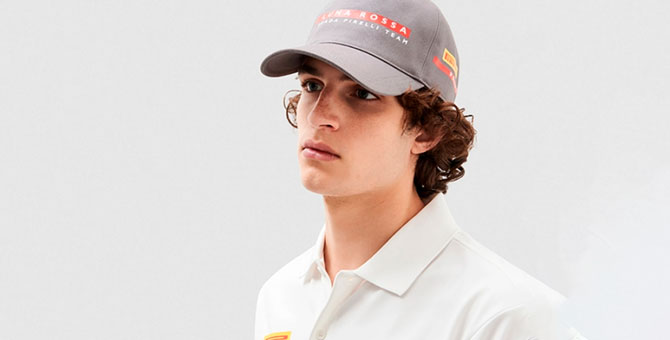 Prada выпустил кепку за 65 долларов