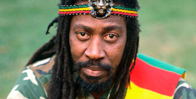 Умер регги-музыкант Банни Уэйлер, основатель группы The Wailers