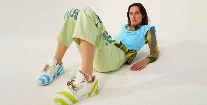 Reebok и Collina Strada создали кроссовки с надписью «Позвони маме»