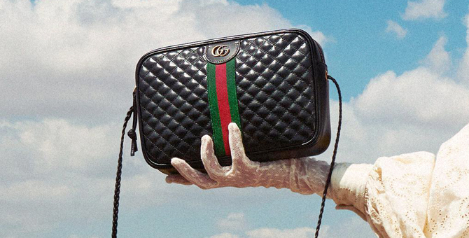 Как стоимость сумки зависит от размера логотипа