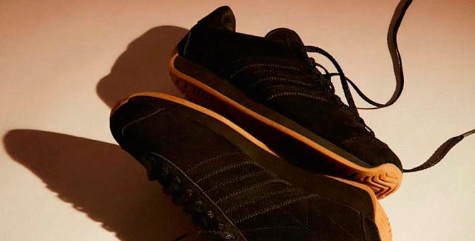 Khaite и adidas перевыпустили кожаные ретро-кроссовки