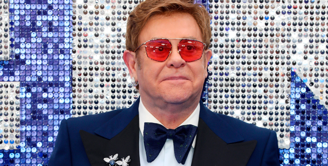 Элтону Джону понравилась свеча Goop c запахом вагины