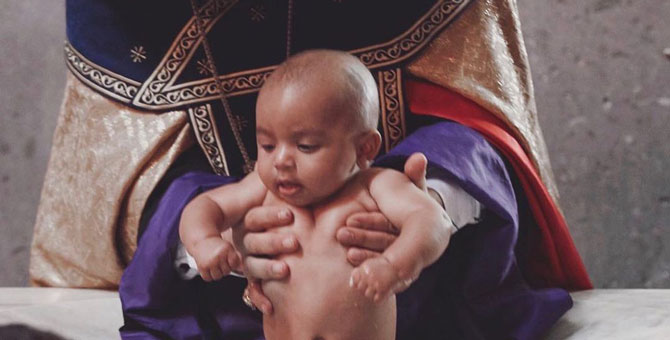 Ким Кардашьян показала фотографии с крещения Псалма