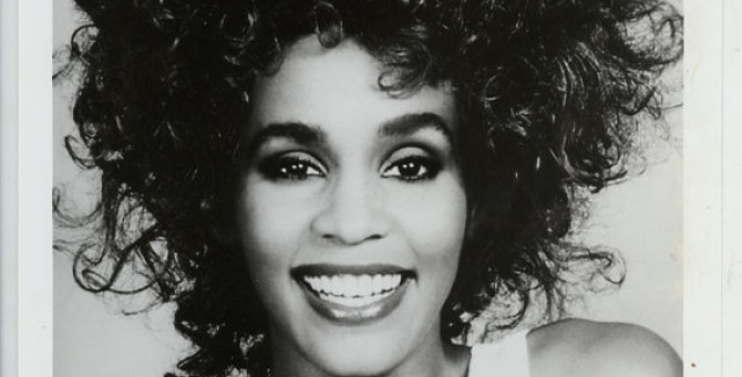 Palace выпустил коллекцию, посвященную Уитни Хьюстон