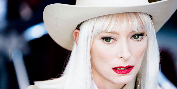 Тильда Суинтон снимется в телеадаптации «Паразитов»