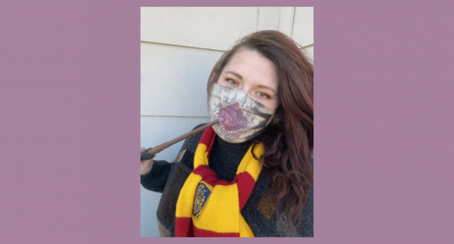 Американская художница сделала маску с картой мародеров из «Гарри Поттера»