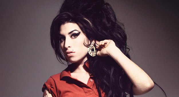 Уникальные архивные кадры в трейлере нового документального фильма об Эми Уайнхаус