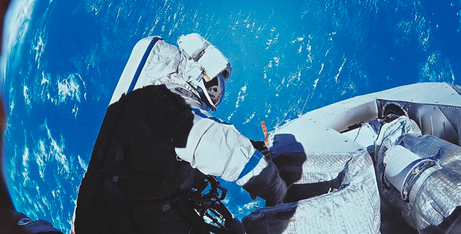 Музей космонавтики и Arzamas запустили первый сериал, снятый на МКС