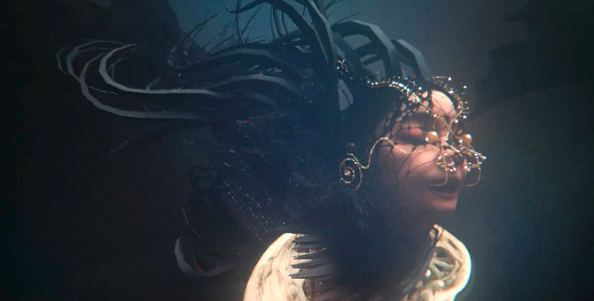 Бьорк анонсировала свое самое масштабное шоу с участием режиссера «Гарри Поттера»