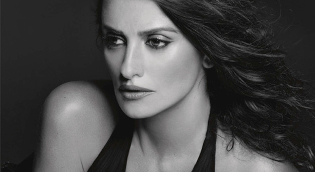 Пенелопа Крус в образе путешествующей аристократки в съемке круизной коллекции Chanel