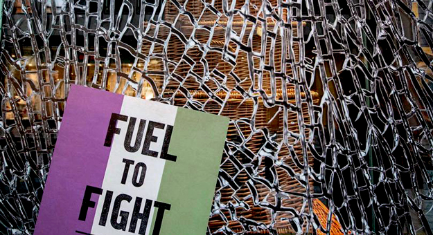 Почему женщины стали разбивать витрины главных лондонских магазинов