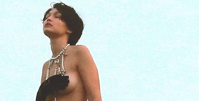 Джиджи Хадид снялась топлес для Chanel