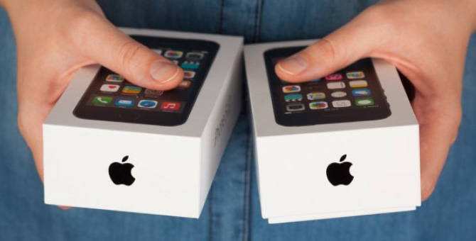 Новые модели iPhone начнут производить позже, чем планировалось