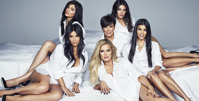 Крис Дженнер рассказала, сколько семья Кардашьян берёт за спонсируемые посты