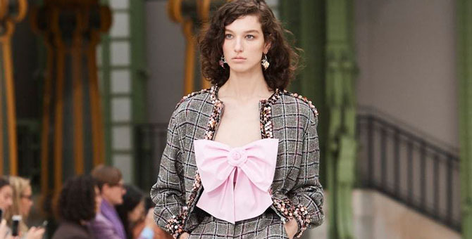 Chanel перенес показ круизной коллекции из-за коронавируса