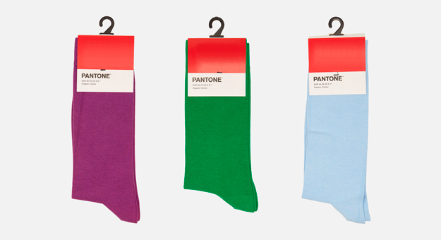 Институт цвета Pantone теперь выпускает носки всех оттенков