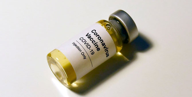 Роспотребнадзор заявил о 100-процентной эффективности вакцины «ЭпиВакКорона»