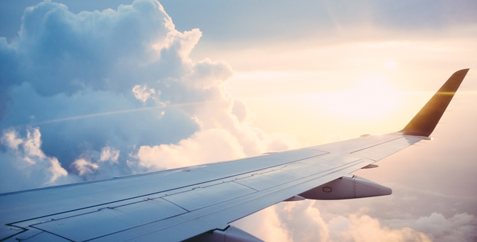 Как сделать перелет приятным с помощью йоги