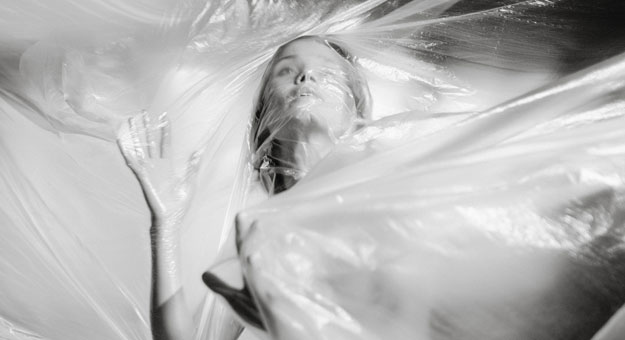 Почему повторное использование пластика не решает экологических проблем